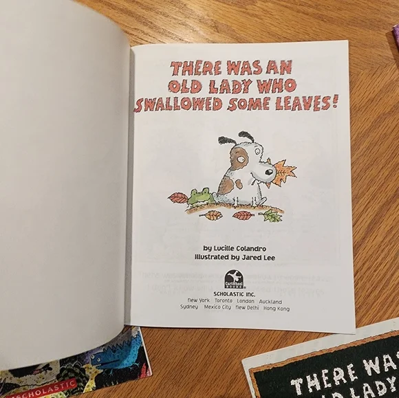 "There Was An Old Lady " Book Bundle - Picture 7 of 16